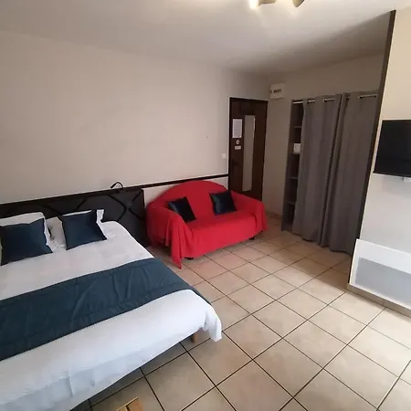 Latre Freres Location 아파트