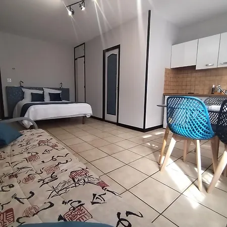 Latre Freres Location 아파트